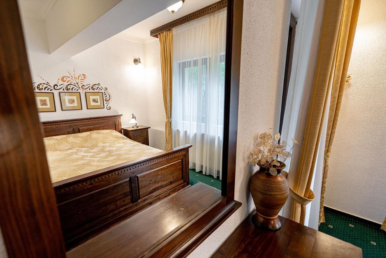 Hotel Regal Sinaia Esterno foto